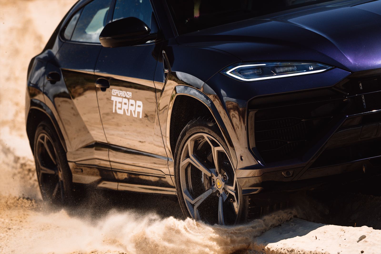 （写真：Automobili Lamborghini）