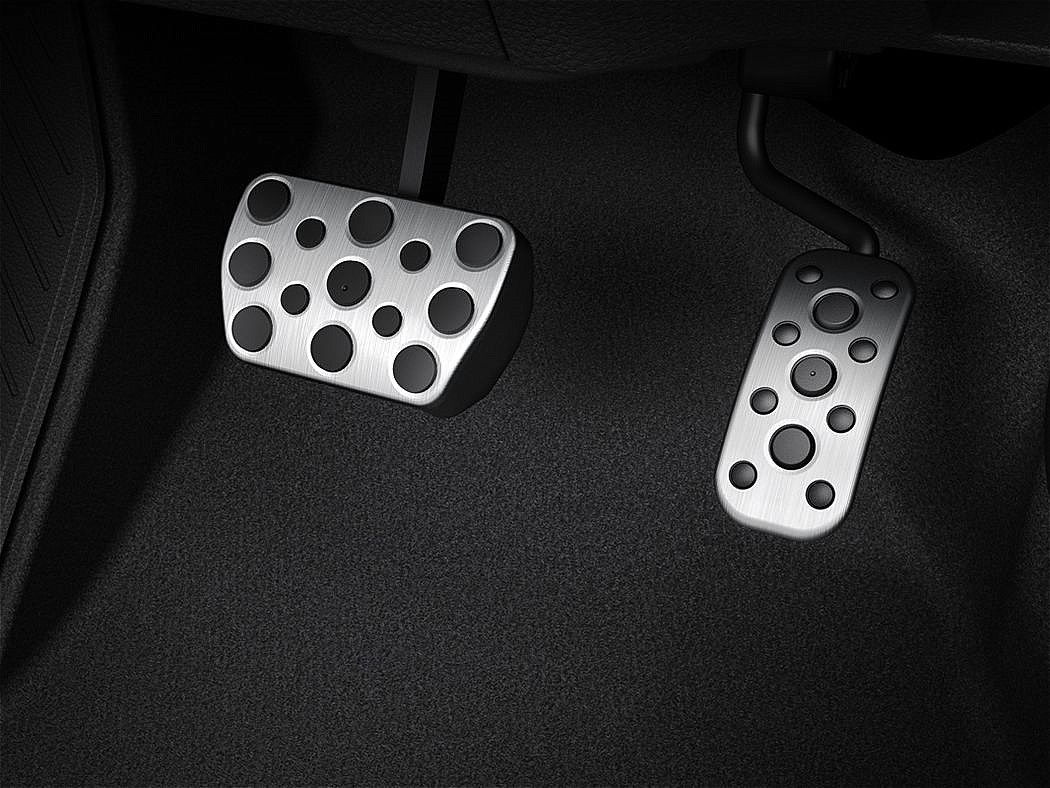 トヨタ「カローラ クロスGR SPORT」（写真：トヨタ自動車）