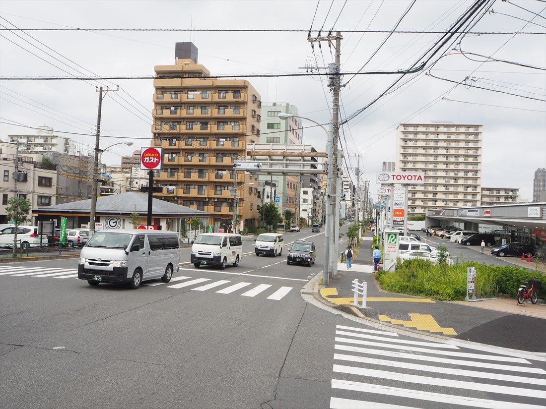 新駅ができる予定の千石二丁目付近はマンションなどが立ち並ぶ（記者撮影）