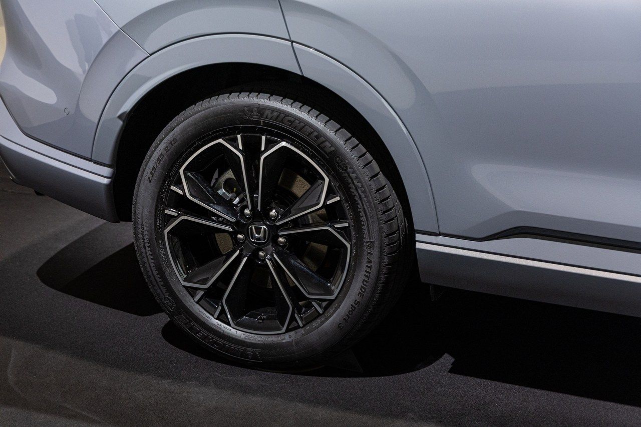 ホンダ新型「CR-V e:HEV」（写真：三木 宏章）