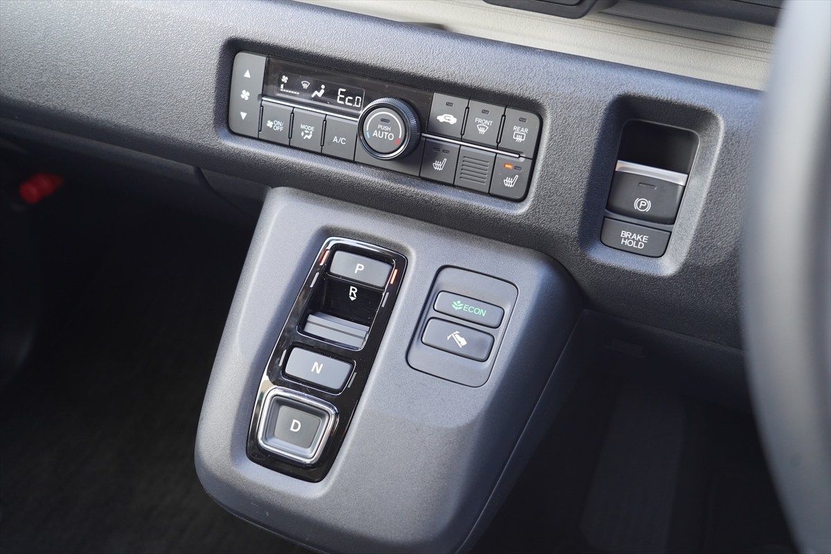 ホンダ N-ONE e:（写真：森口将之）