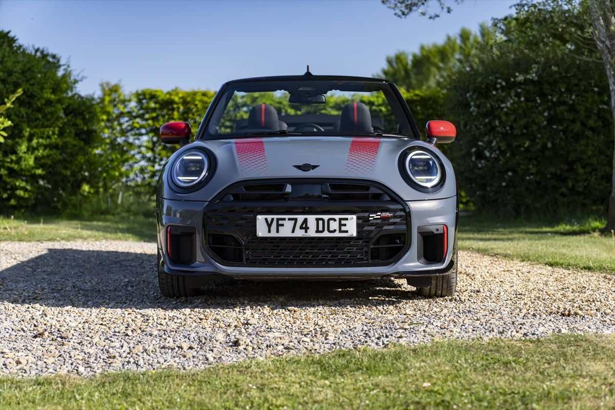 ミニ・コンバーチブル・ジョン・クーパー・ワークス（写真：MINI）