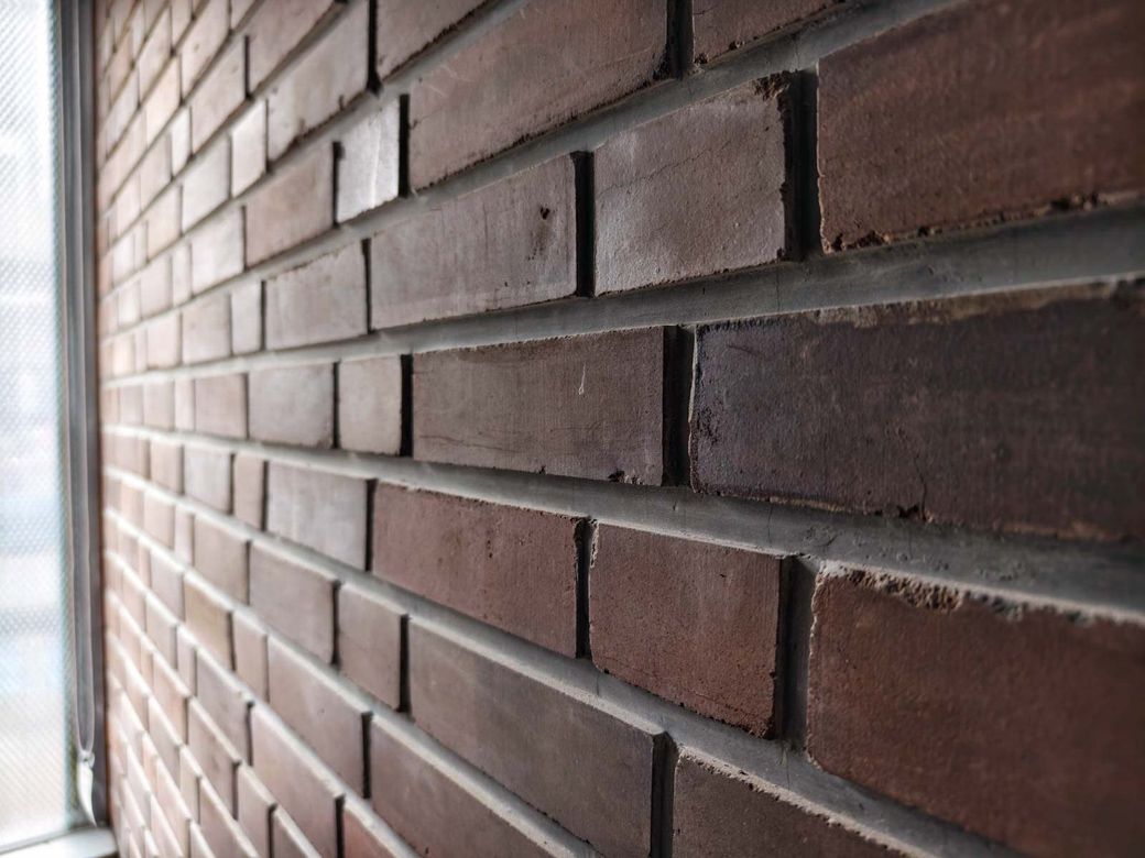 内側の壁面もレンガ壁になっており、使い方が同じだ（筆者撮影）