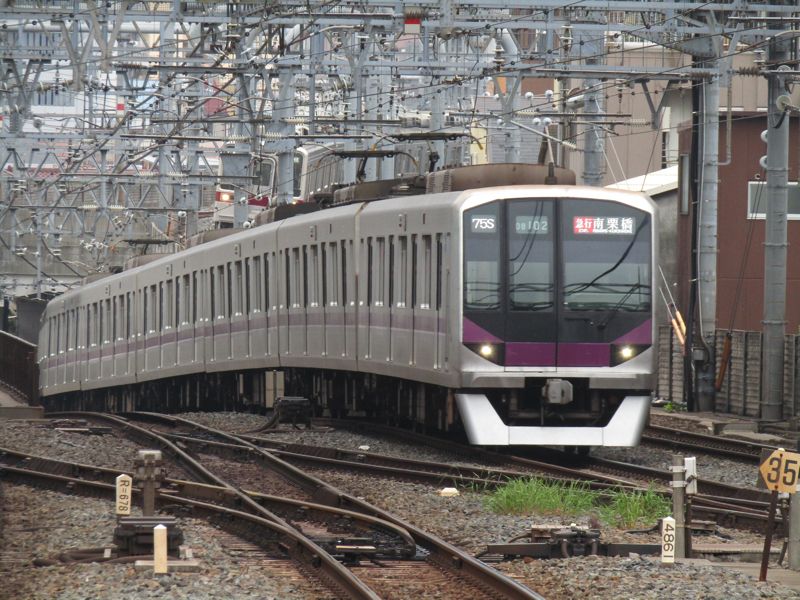 半蔵門線08系（筆者撮影）