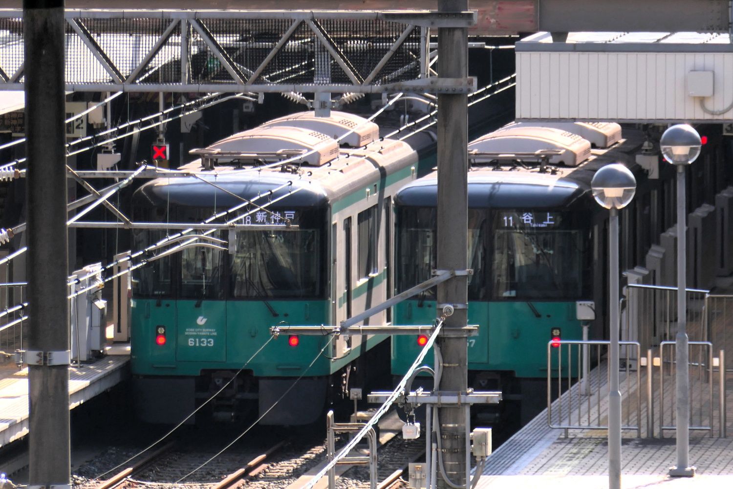 日中は1時間に8本、新神戸行きと谷上行きが交互に発車する（編集部撮影）