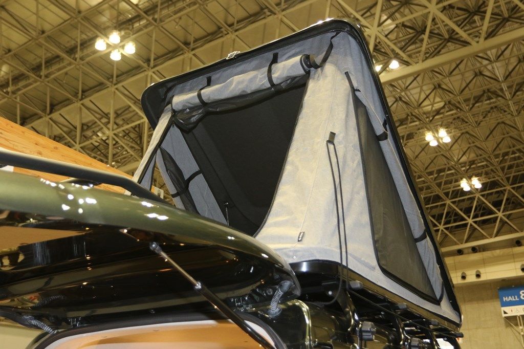 アソモビ2022 in Makuhari出展車両。ギブソンのエブリイMAXフェイスキットを装着したTスタイルオートセールスのエブリイ（筆者撮影）