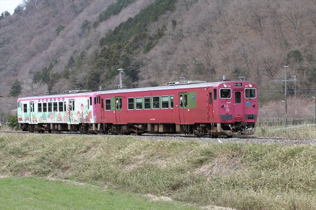 キハ47形を両運転台に改造した播但線用のキハ41形（撮影：南正時）