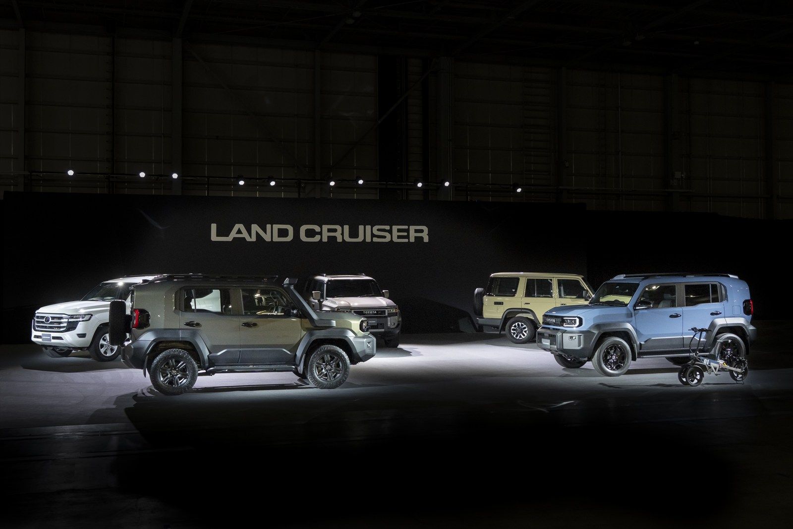 ランドクルーザーFJ（写真：トヨタ自動車）