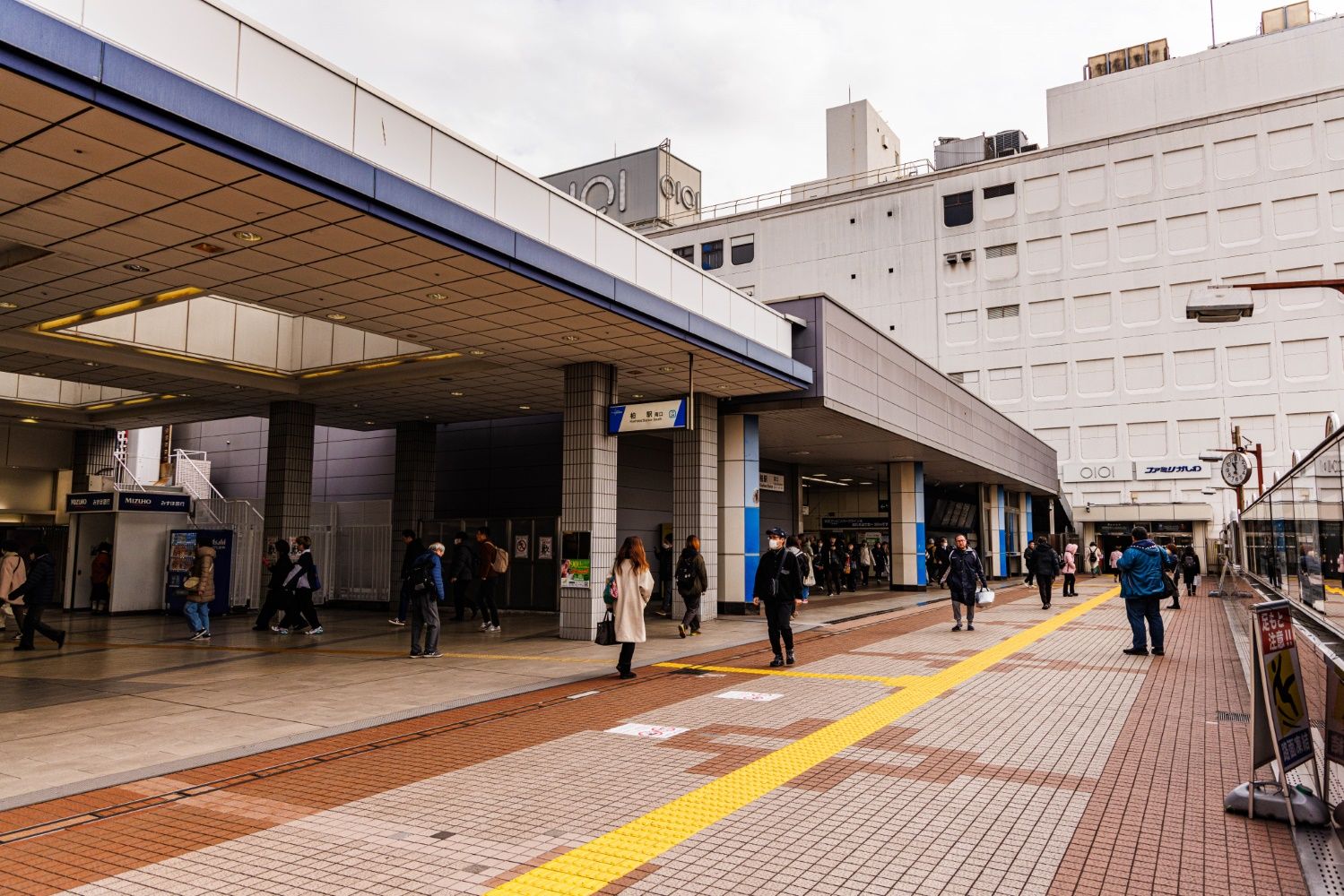 柏駅南側の自由通路