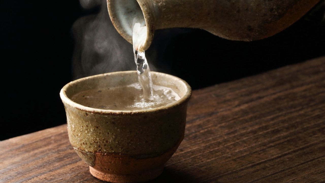 How to heat sake