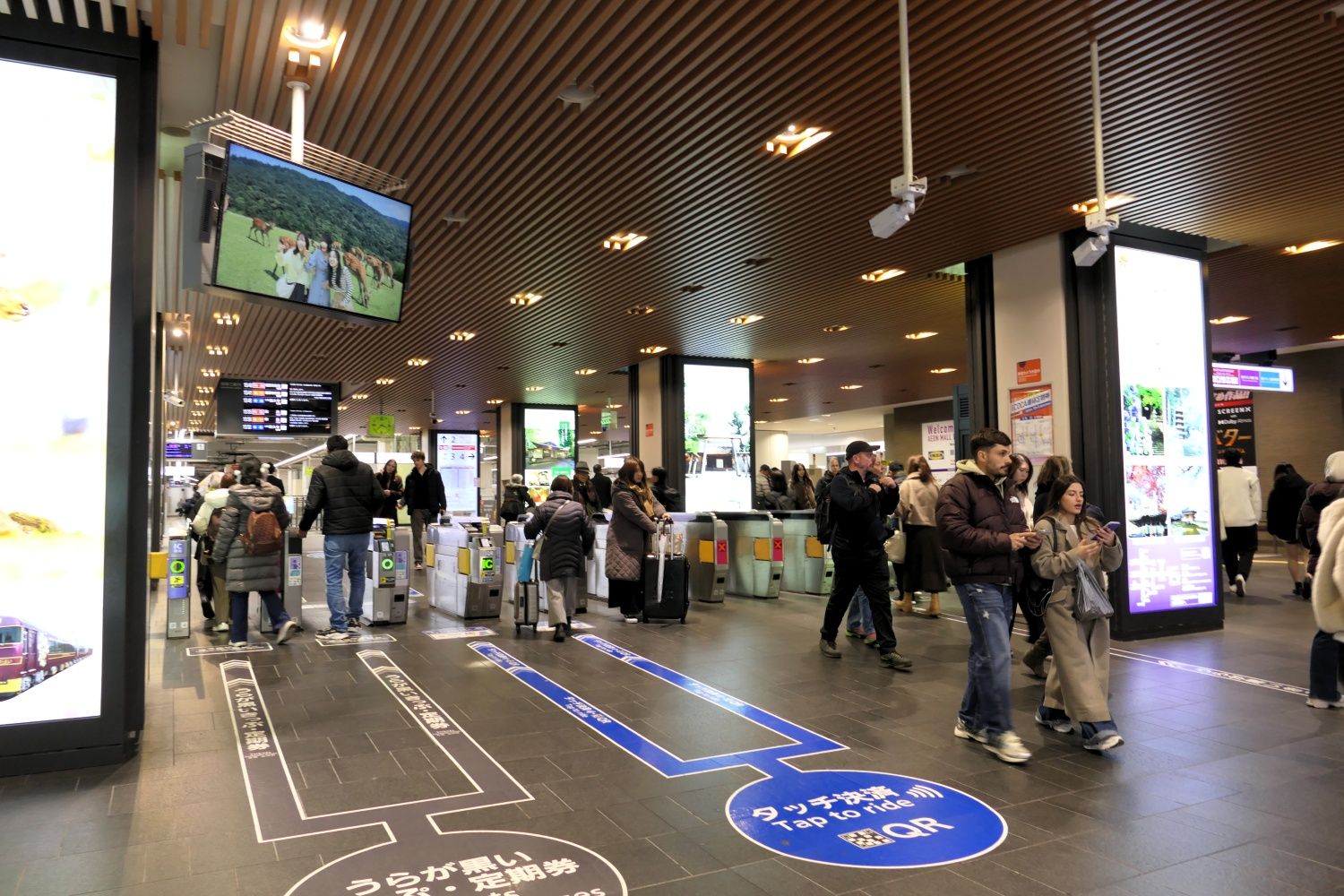 近鉄京都駅の改札口は1カ所（記者撮影）