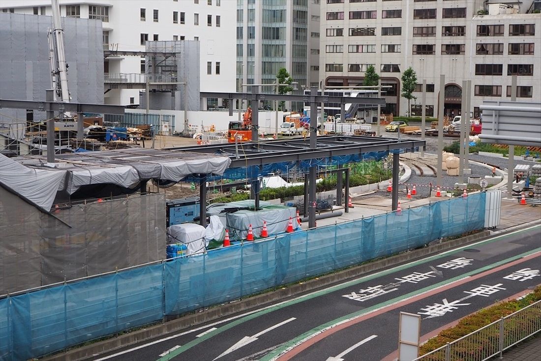 工事中の宇都宮駅東口停留場付近＝2022年6月（記者撮影）