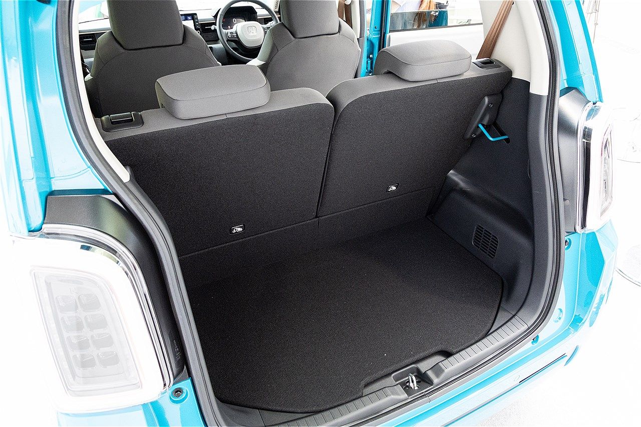 ホンダの新型軽乗用EV「N-ONE e:」（写真：三木 宏章）