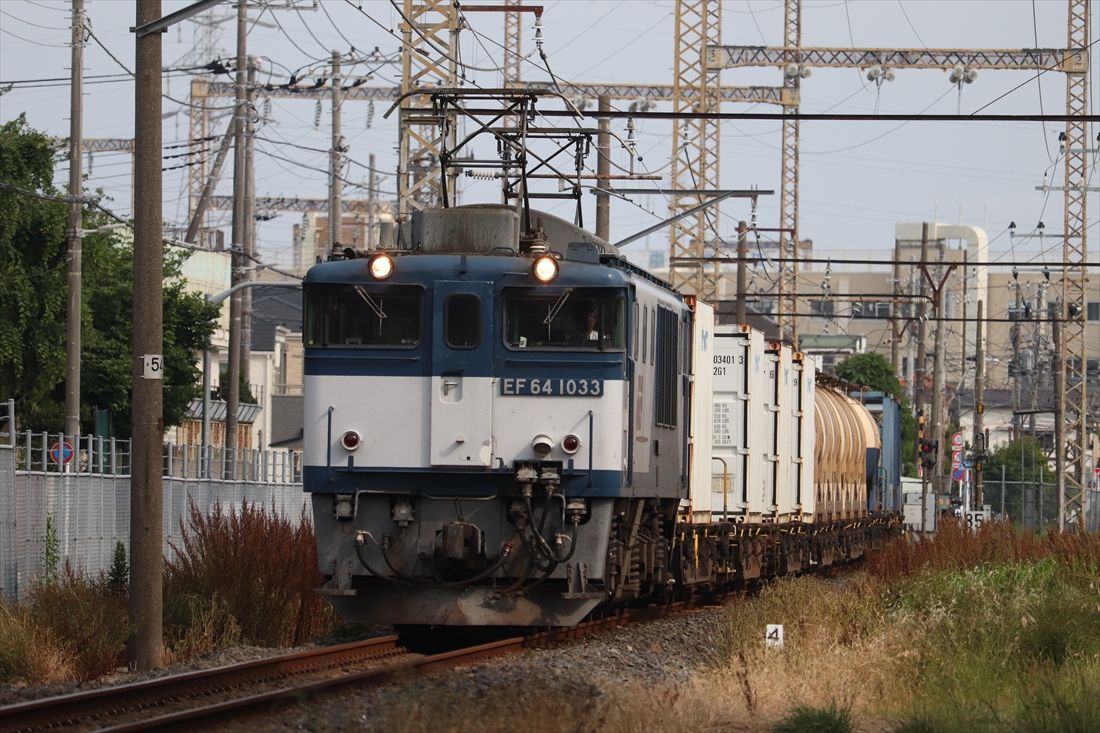 細田3丁目付近を走る貨物列車（筆者撮影）