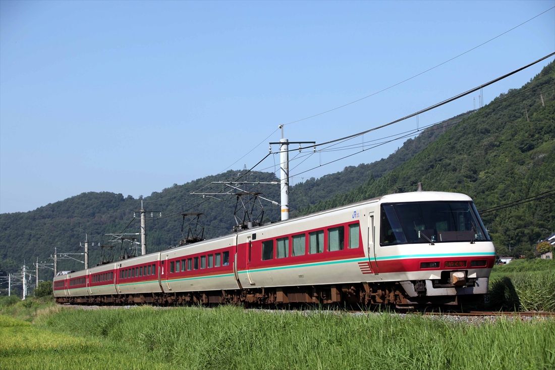 塗装変更後の「スーパーやくも」（撮影：南正時）