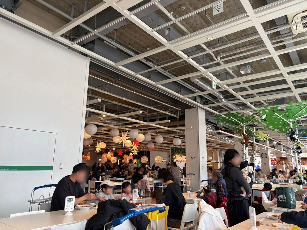 1月初旬の朝に訪れたIKEA 長久手のレストラン風景（筆者提供）