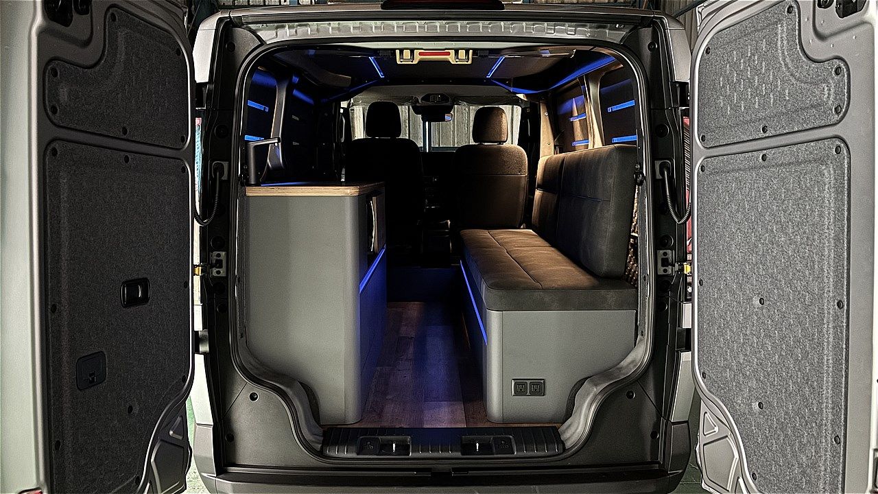 LACホールディングスのBEVキャンピングカー「LAC EVキャンパーC」（写真：LACホールディングス）