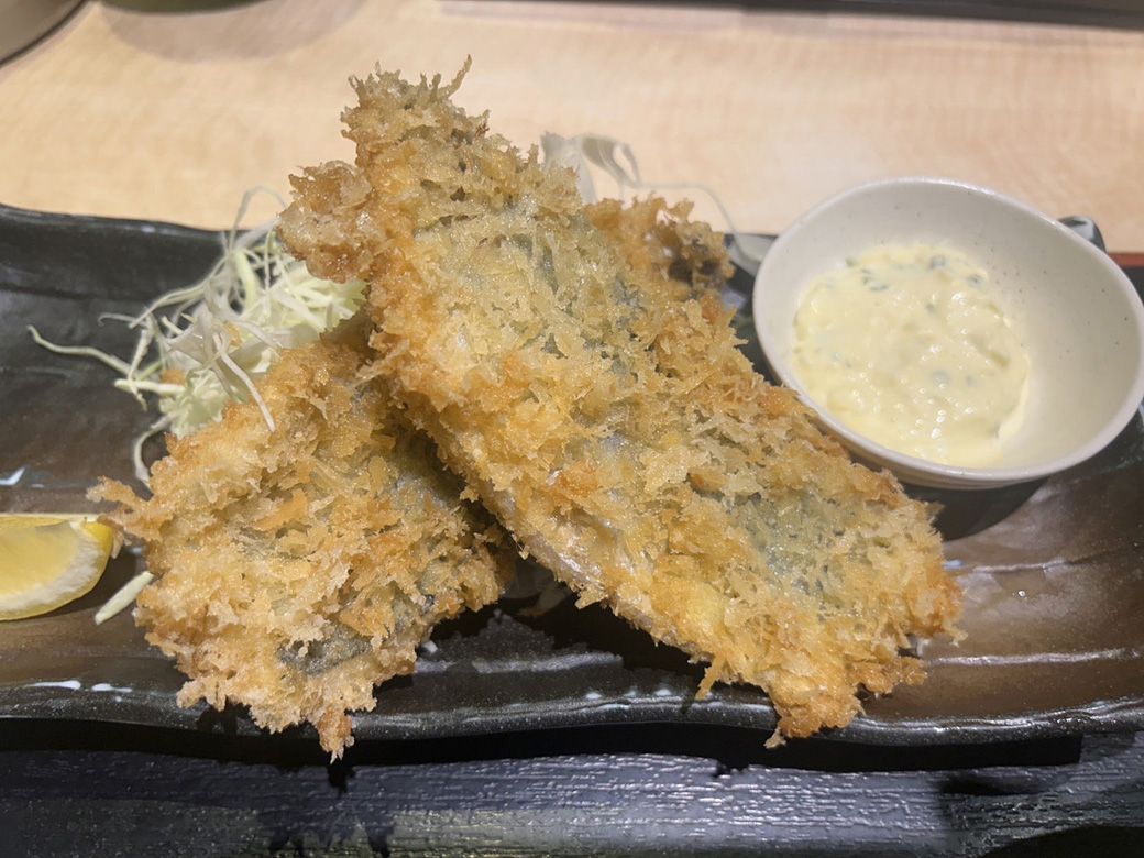 1150円の「“生”あじフライ定食」③（写真：筆者撮影）