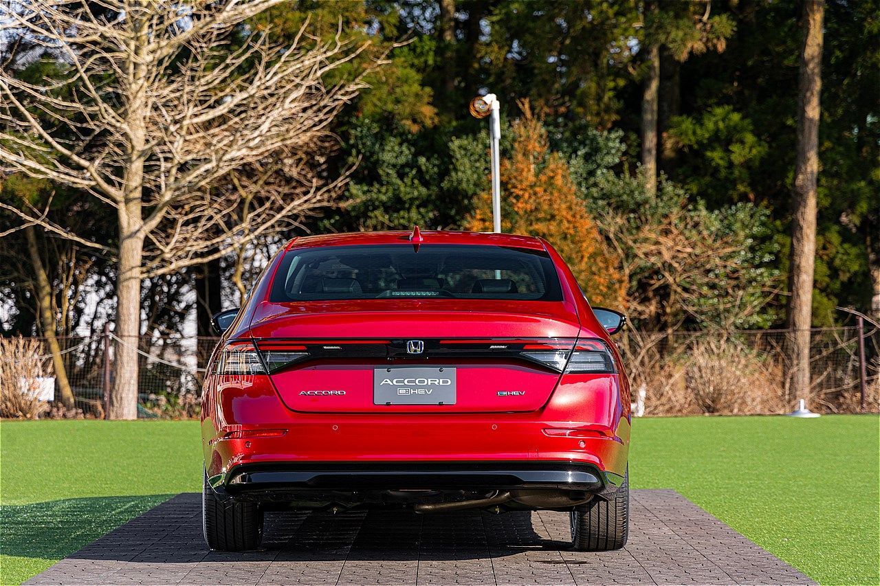 2024年3月8日に発売したホンダの新型「アコード」（写真：三木宏章）