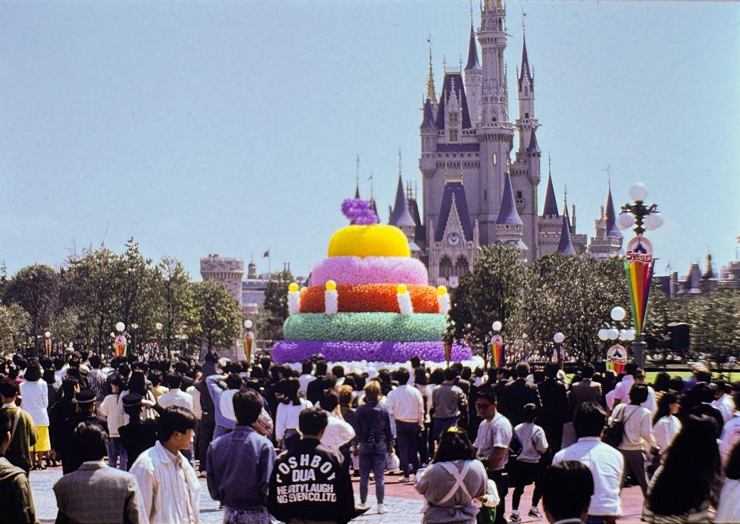 ディズニー５周年記念式典のようす（写真：1988年4月15日、吉野純治撮影）