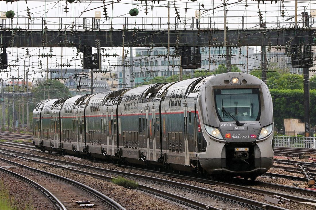 フランスの連接車「Regio 2N」は導入前に車両限界が問題となった（撮影：橋爪智之）
