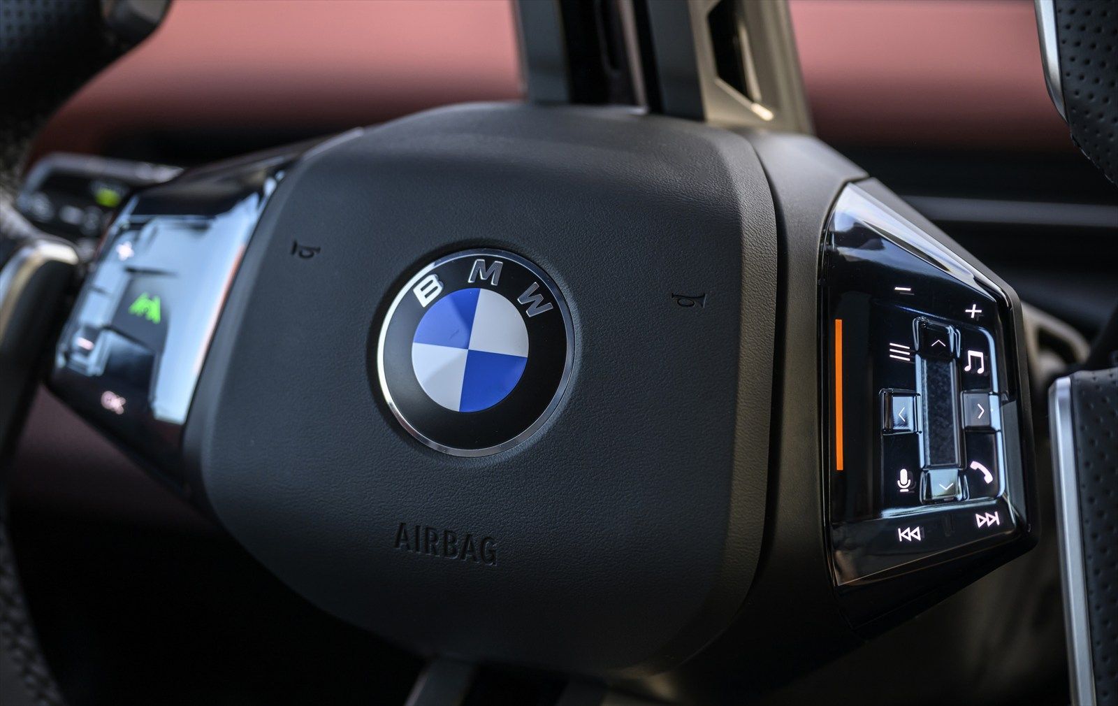 BMW iX3（写真：BMW）