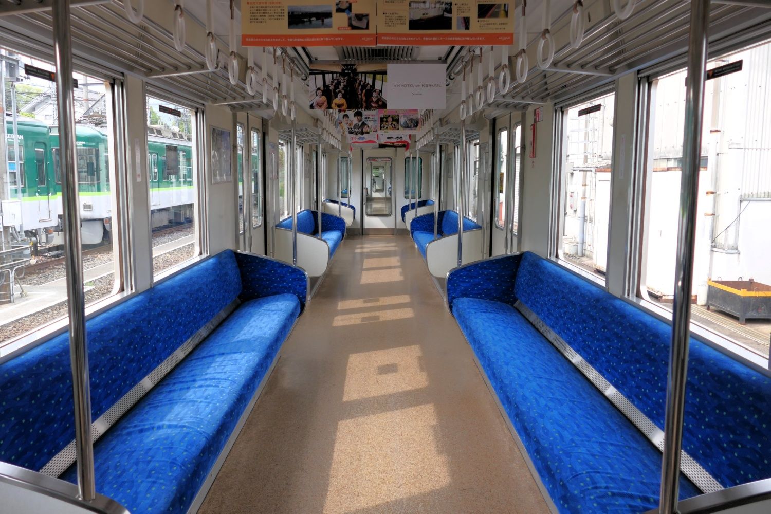 京阪電気鉄道　800系　客室内　ロングシート