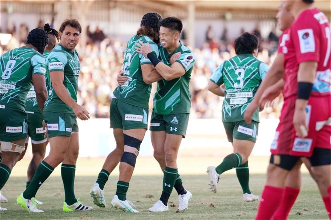 NECグリーンロケッツ東葛の試合風景（昨シーズン）。ラグビーは激しいボディコンタクトの多い競技だ（写真：NEC）