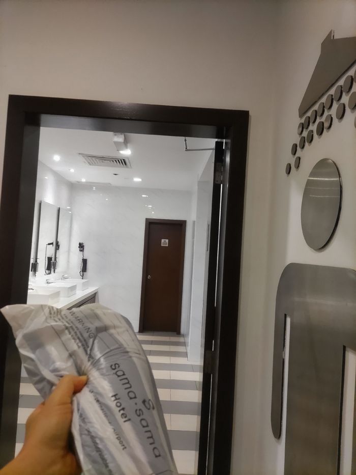 シャワー用にタオルを貸出してくれた（筆者撮影）