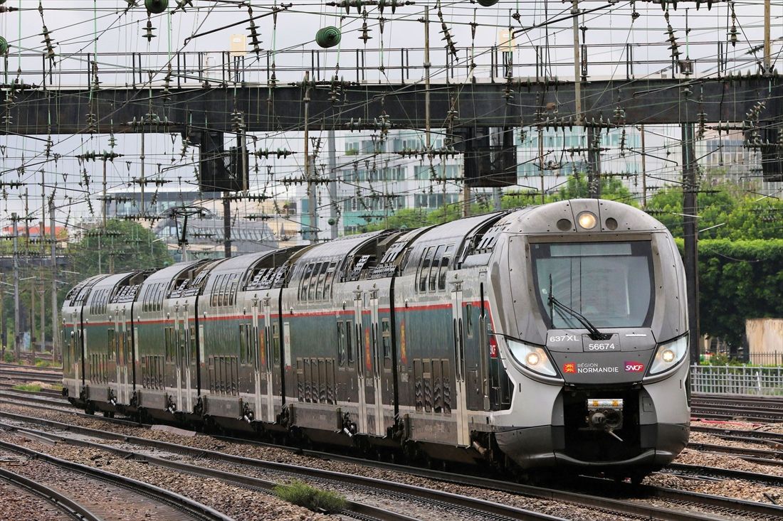 平屋の車両と2階建て車両を巧妙に組み合わせたフランスの「Regio 2N」（撮影：橋爪智之）