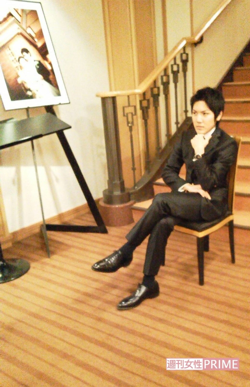 小室圭さん、帝国ホテルにて成人した際の記念撮影で決めポーズ
