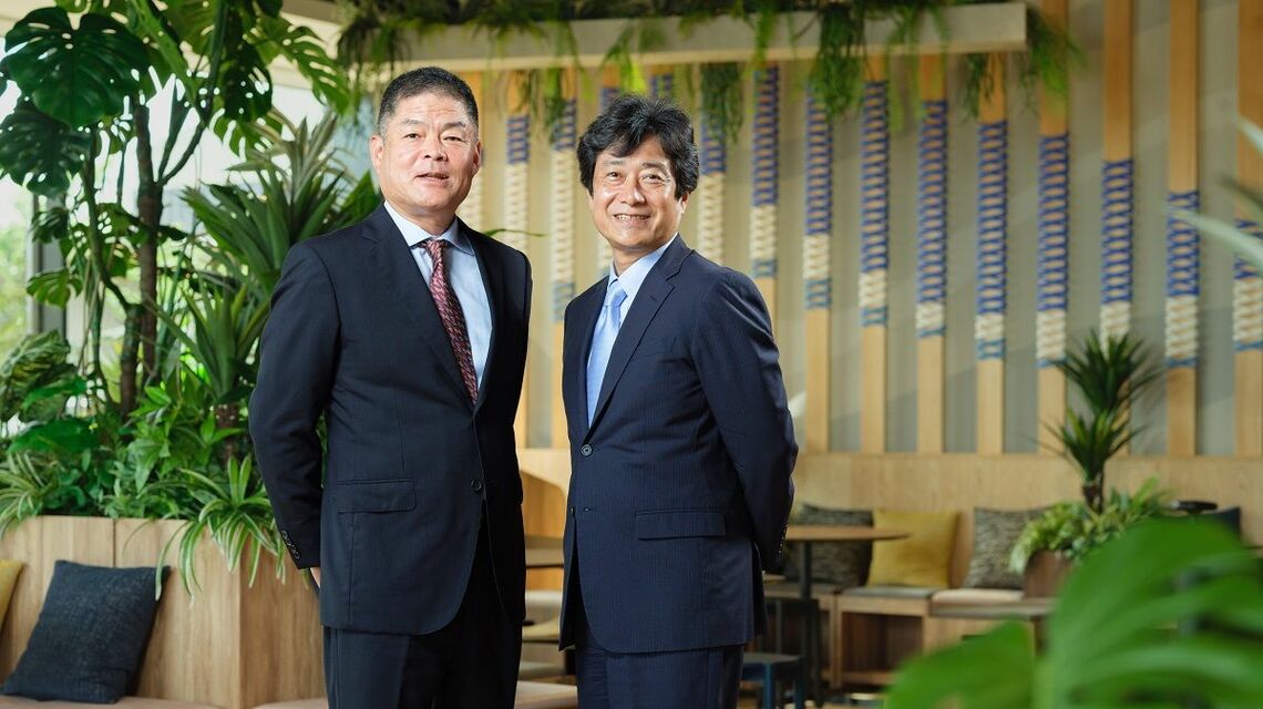 サーモフィッシャー代表取締役の室田博夫氏（左）と三井不動産フェローの三枝寛氏（右）