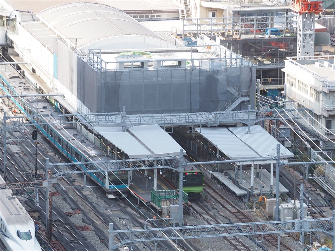 改良工事が進む田町駅（記者撮影）