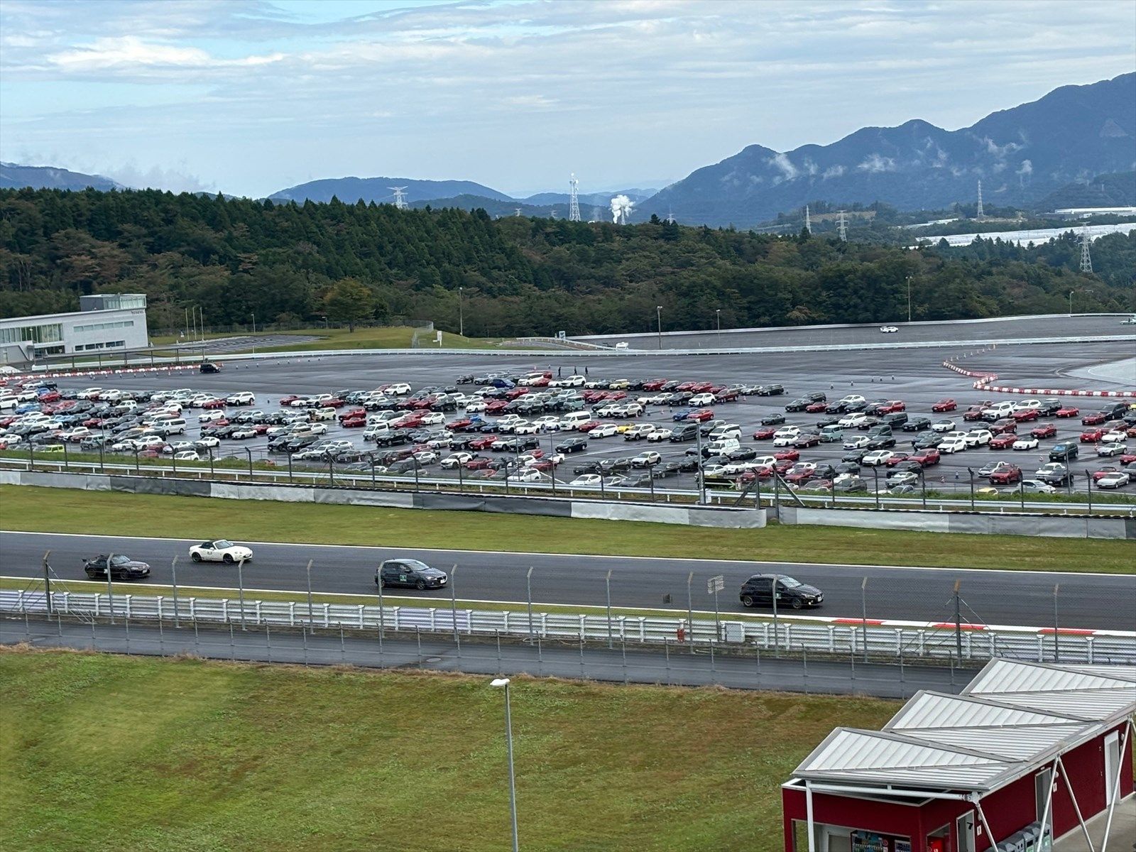 本コースや周辺施設をフル活用して行われた、まさに体験イベント（写真：桃田健史）