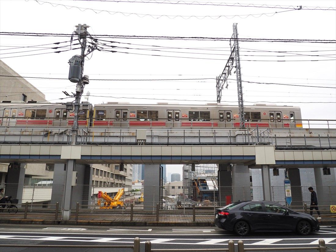 「大井町トラックス」のエリアは駅の北側、東急大井町線の高架沿いに広がる（記者撮影）