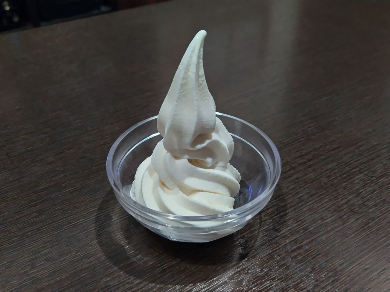 無料のソフトクリームはさっぱりとしていつつクリーミー。人気があるのも納得だ（筆者撮影）