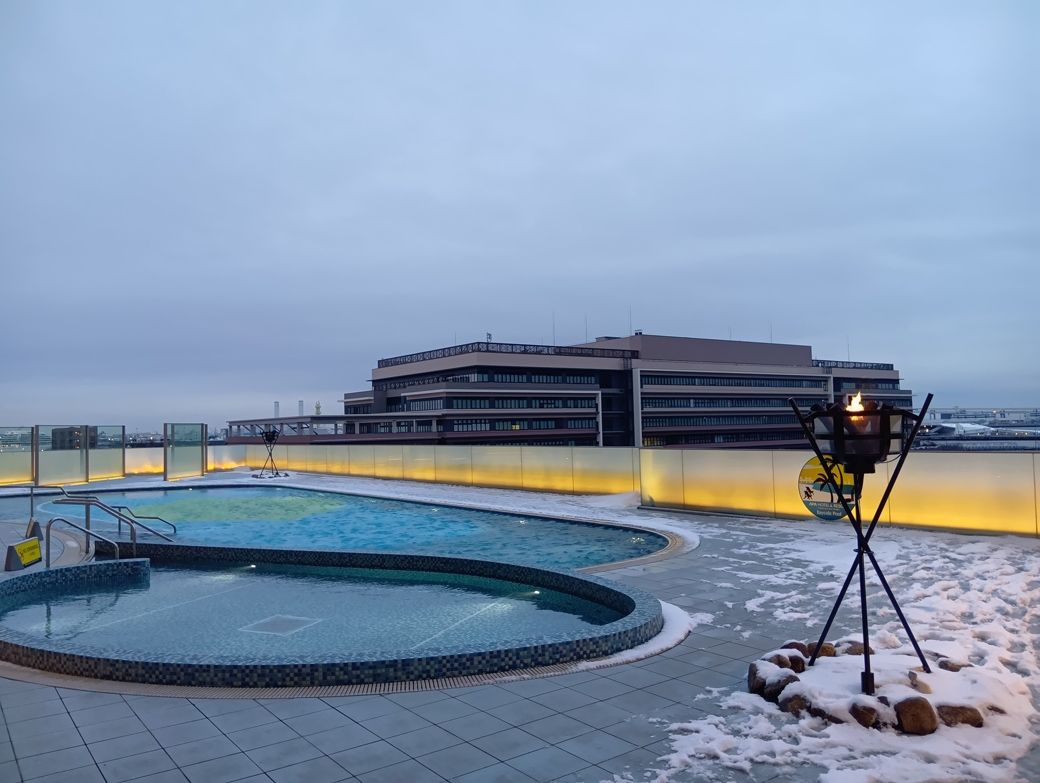 プールはこんな感じ（写真：筆者撮影）