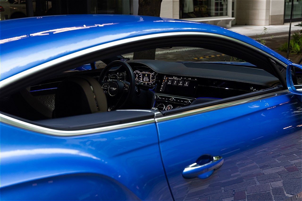 ベントレーの3代目「コンチネンタルGT」（写真：三木 宏章）