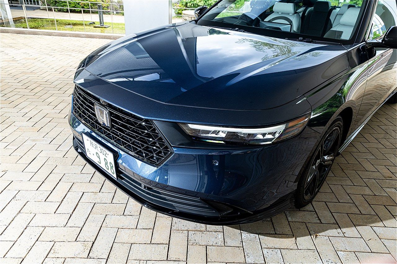 ホンダ量販モデル初のハンズオフ機能を搭載した「アコード e:HEV Honda SENSING 360＋」（写真：三木 宏章）