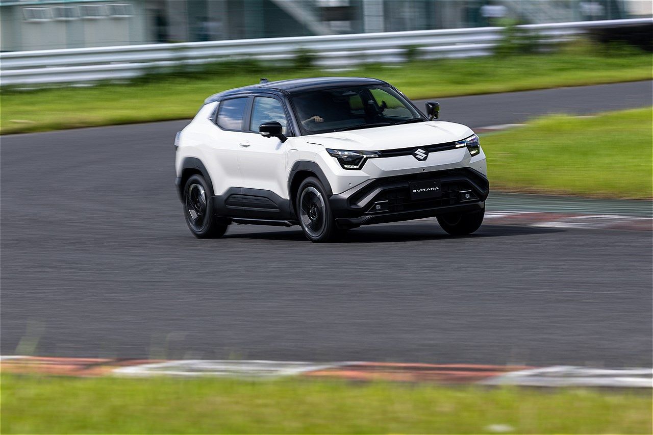 スズキの新型「eビターラ プロトタイプ」（写真：三木 宏章）