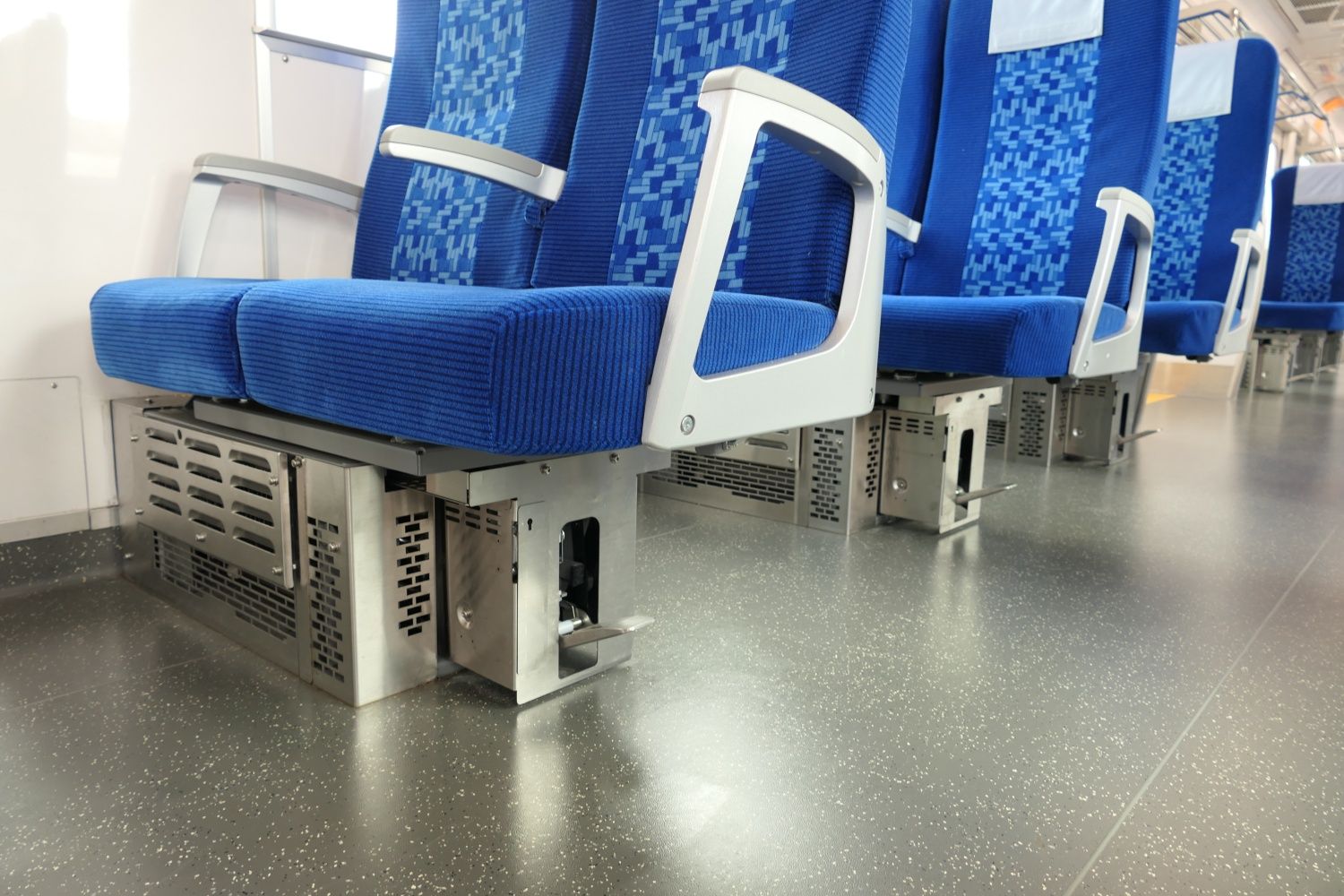 東武鉄道　50090型　車内　座席転換