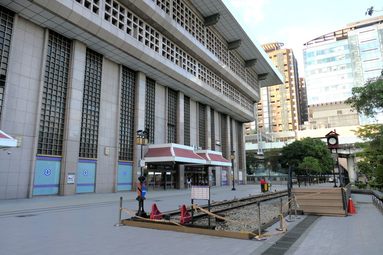 東武鉄道の100系「スペーシア」の設置予定場所（記者撮影）