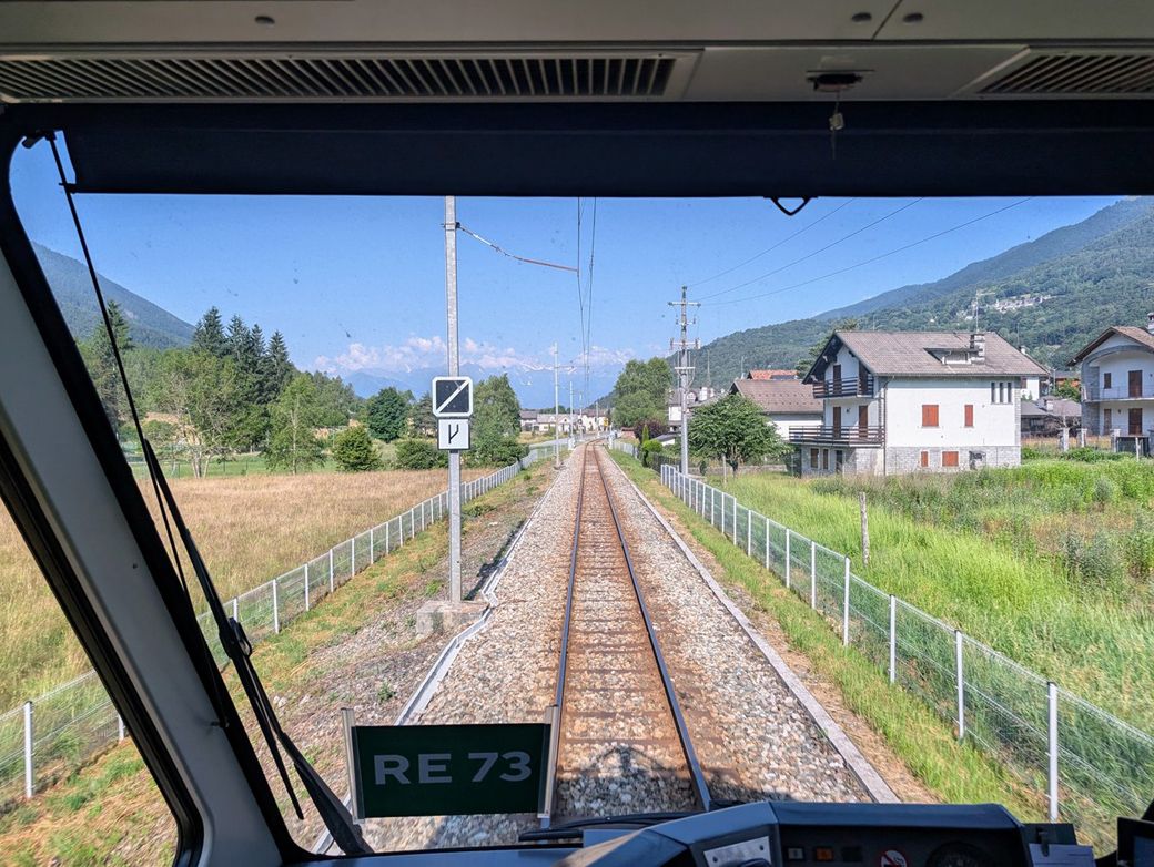 チェントヴァッリ鉄道は田園地帯も走る（写真：筆者撮影）