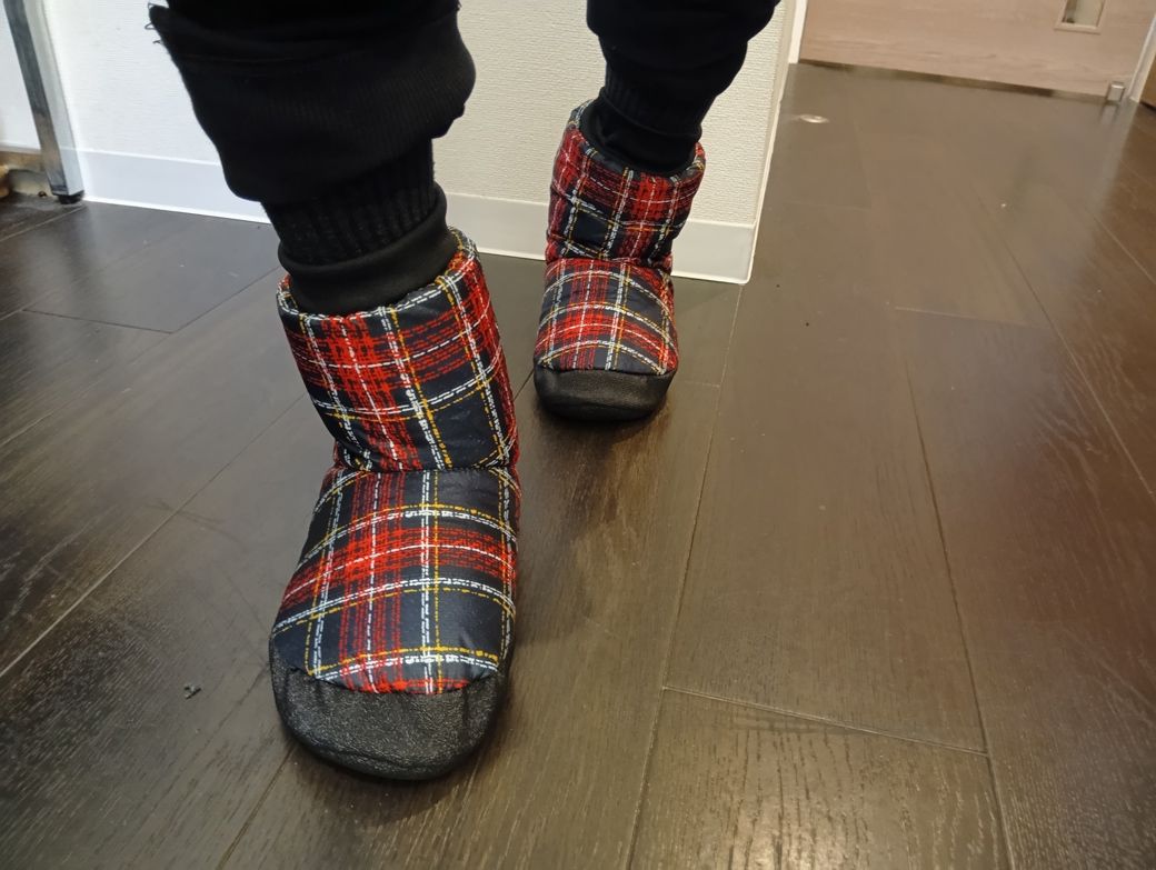 筆者の足のサイズは25.5センチ。女性用でもギリギリ問題ないサイズ感だった（写真：筆者撮影）