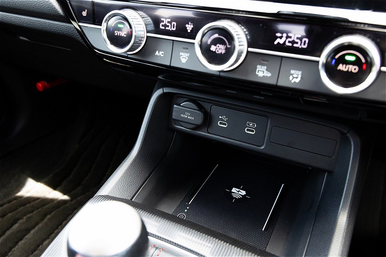 日本仕様のホンダ「シビックRS」（写真：筆者撮影）