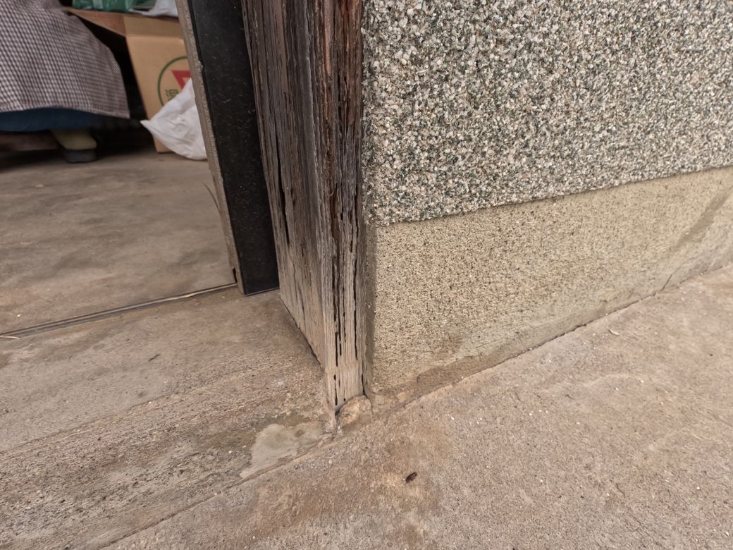 シロアリ被害による家屋倒壊