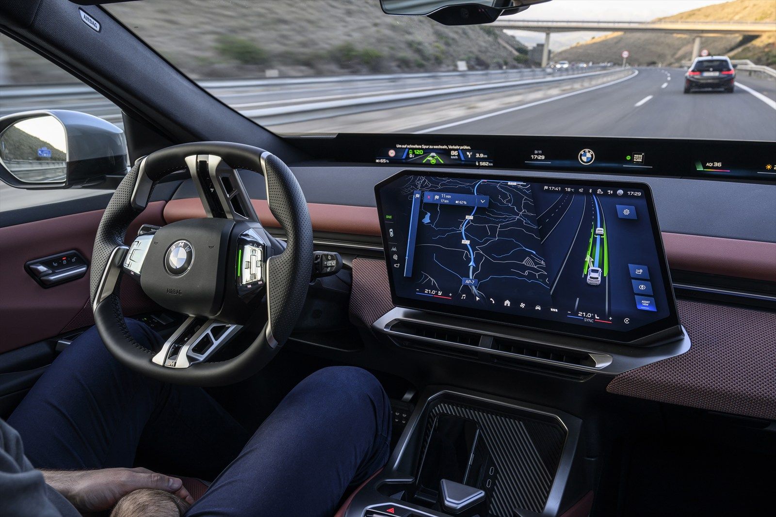 BMW iX3（写真：BMW）