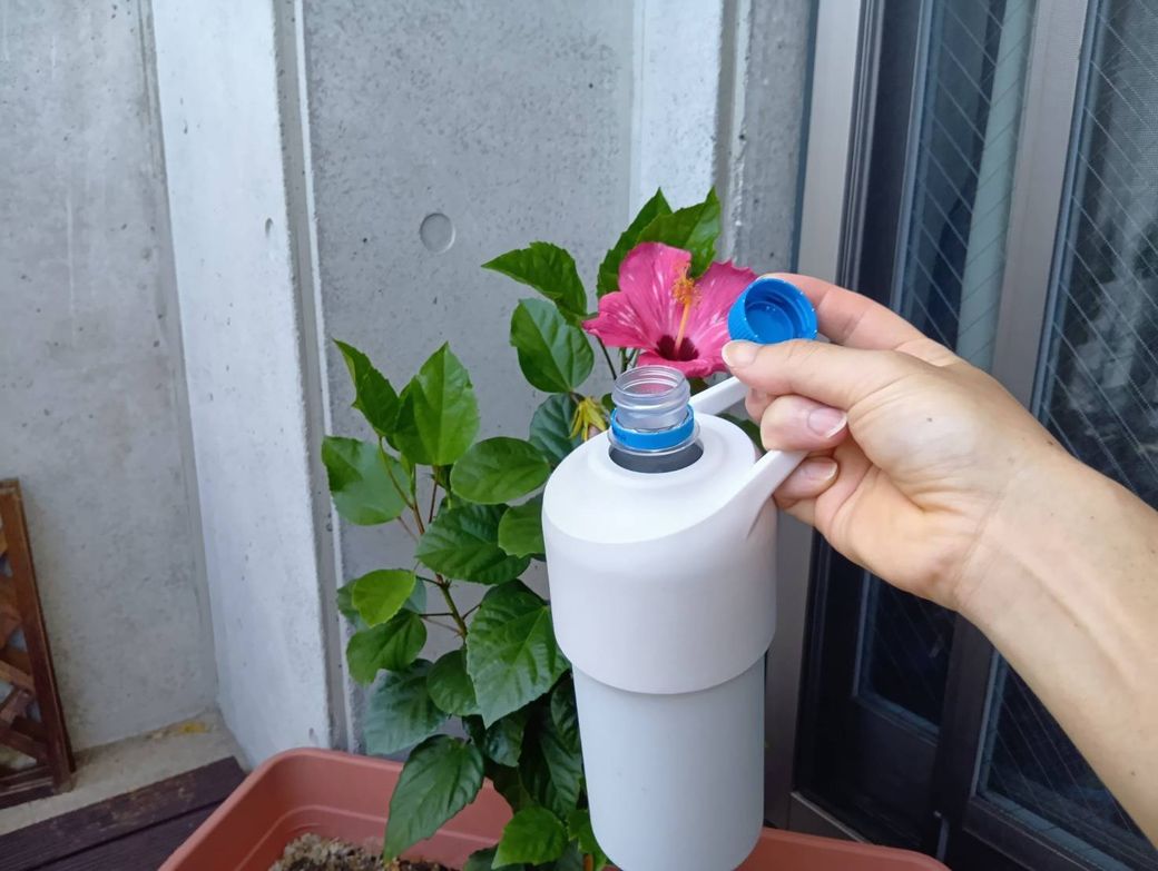 蓋もスムーズに開けることができた（著者撮影）