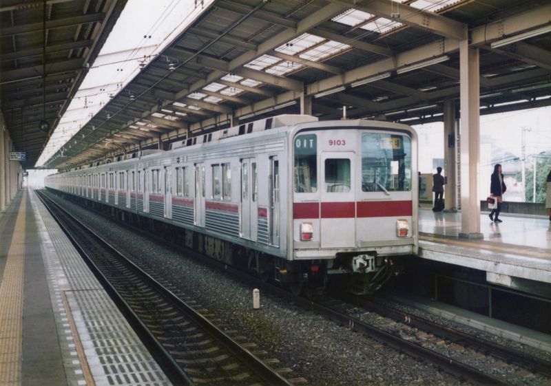 東武東上線9000系・未更新時代（筆者撮影）