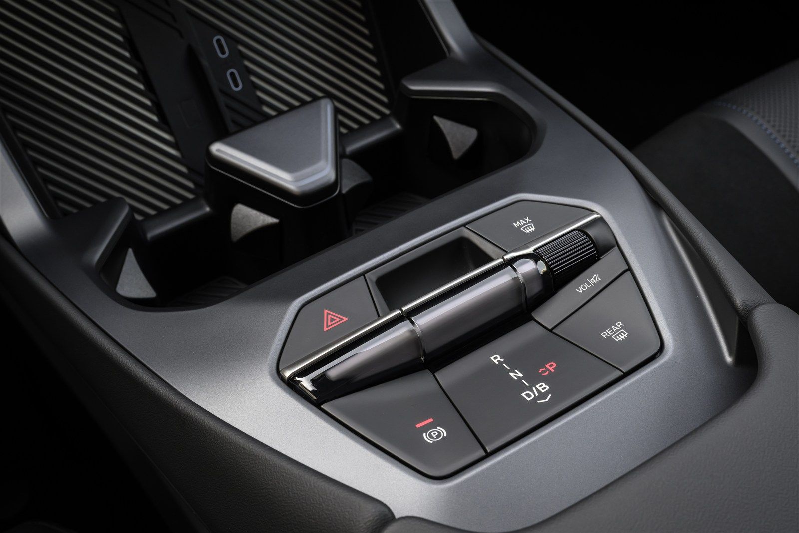 BMW iX3（写真：BMW）